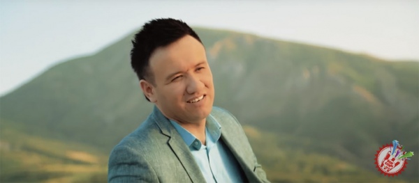 Баҳриддин Зуҳриддиновнинг “Жигарларим” номли клипига баҳо беринг