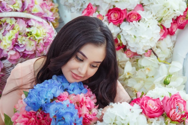 Хонанда Ҳадичанинг навбатдаги қўшиғига баҳо беринг