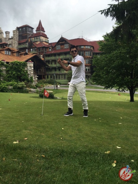 Отабек Муталхўжаев Америкада янги видеоклип тасвирга олдирди