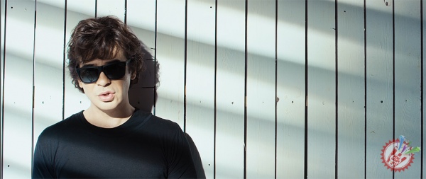 Рустам Исроиловдан видеопремьера “Вой алам”