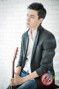 Сарвар навбатдаги фотосессиясини тақдим қилди