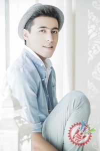 Сарвар навбатдаги фотосессиясини тақдим қилди