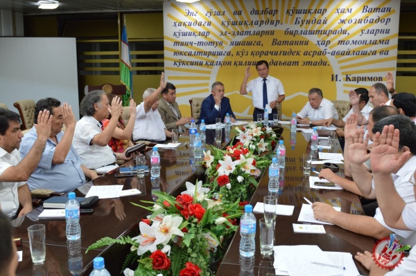 “Ўзбекнаво” эстрада бирлашмасида  жорий йил олти ойи якунлари бўйича ҳисобот йиғилиши бўлиб ўтди.