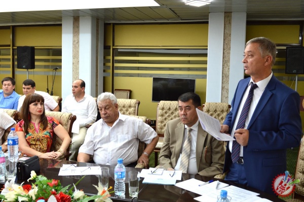 “Ўзбекнаво” эстрада бирлашмасида  жорий йил олти ойи якунлари бўйича ҳисобот йиғилиши бўлиб ўтди.