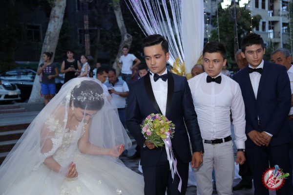 Уммон гуруҳининг аъзоларидан бири Шохрух бўйдоқлар сафини тарк этди