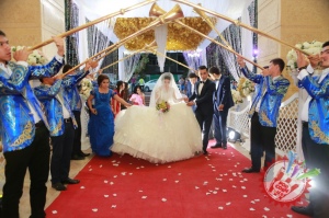 Уммон гуруҳининг аъзоларидан бири Шохрух бўйдоқлар сафини тарк этди