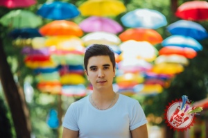 Хонанда Билол янги фотосессиясини тақдим қилди