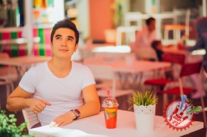 Хонанда Билол янги фотосессиясини тақдим қилди