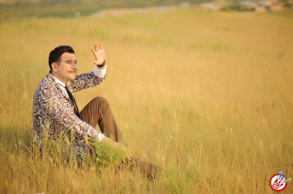 Сардор Раҳимхоннинг \"Ҳабибим ҳолим ёмон\" таронаси Тожикистонлик машхур хонанда томонидан ижро этилди