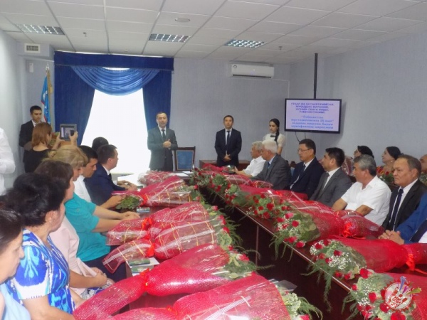 «Ўзбекистон мустақиллигига 25 йил» эсдалик нишонлари билан тақдирлашга бағишланган тадбир бўлиб ўтди.