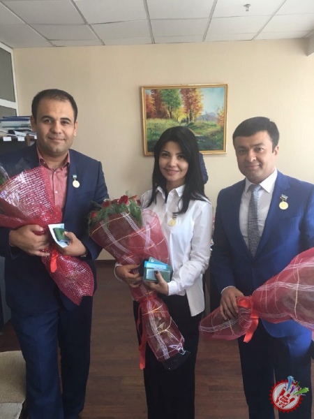 «Ўзбекистон мустақиллигига 25 йил» эсдалик нишонлари билан тақдирлашга бағишланган тадбир бўлиб ўтди.