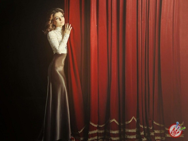 Хонанда Каринанинг “Яхши” қўшиғига баҳо беринг