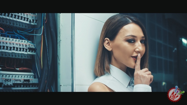 Лола навбатдаги клипининг премьерасини мухлислар белгилаган санада ўтказадиган бўлди