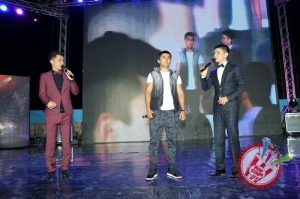 "Мавсум хитлари" галаконцерти бўлиб ўтди