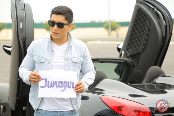 Фаррух Раимов «Шафтоли» қўшиғига видеоклип тасвирга олдирмоқда