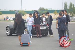 Фаррух Раимов «Шафтоли» қўшиғига видеоклип тасвирга олдирмоқда