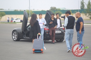 Фаррух Раимов «Шафтоли» қўшиғига видеоклип тасвирга олдирмоқда