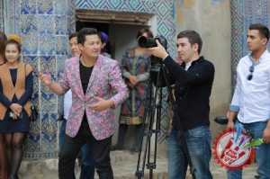  Сардор Раҳимхон Хивада биринчи бор клип суратга олдирди