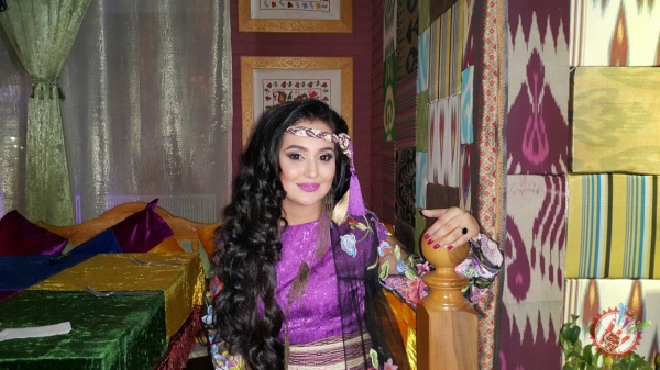 Ҳадича сурхонча клип суратга олдирди