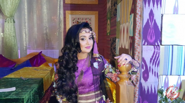 Ҳадича сурхонча клип суратга олдирди