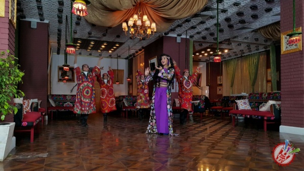 Ҳадича сурхонча клип суратга олдирди