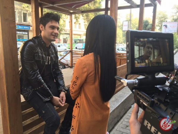 Отабек Муталхўжаев ва Муқаддас Саъдуллаева  улар яна учрашишди