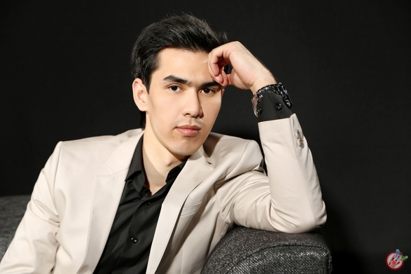 Ҳожиакбар Ҳайдаров    “Дўлана”ни  асл ҳолида куйлади