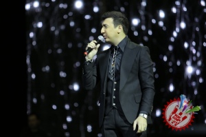 Шоҳжаҳон Жўраевнинг жонли ижродаги концерт дастурига старт берилди