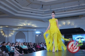 Дизайнерлар Нариман Григорян ва Лидия Андре навбатдаги либослари коллекциясининг намойишини ўтказди