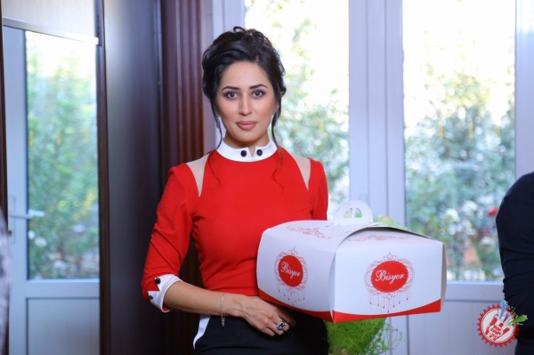 Канизанинг  “Фарзанд ноласи” таронаси тез кунда клипи билан