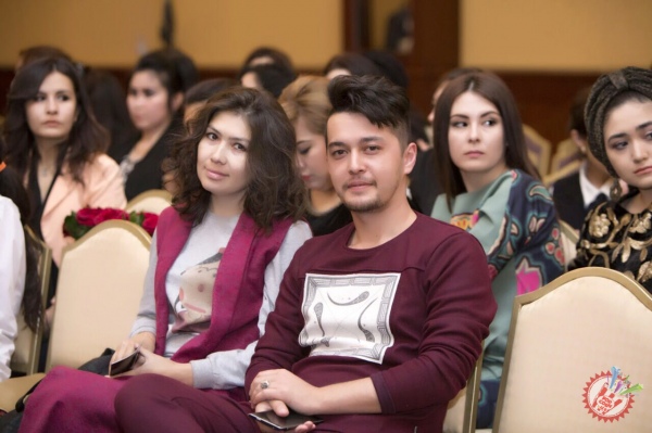 Гулчеҳра Юнусова янги либослари коллекциясини намойиш этди