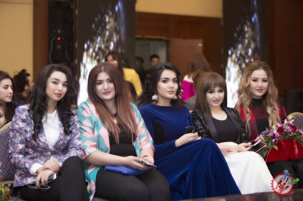 Гулчеҳра Юнусова янги либослари коллекциясини намойиш этди