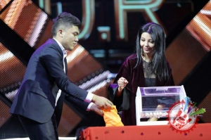 Улуғбек Раҳматуллаевнинг яккахон концерт дастуридан фоторепортаж