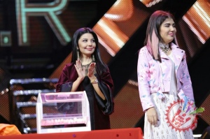 Улуғбек Раҳматуллаевнинг яккахон концерт дастуридан фоторепортаж