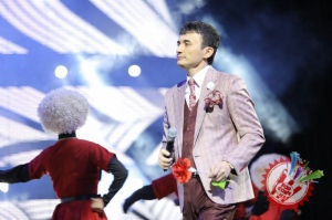 Улуғбек Раҳматуллаевнинг яккахон концерт дастуридан фоторепортаж