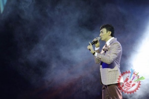 Улуғбек Раҳматуллаевнинг яккахон концерт дастуридан фоторепортаж