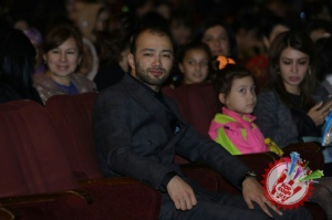 Улуғбек Раҳматуллаевнинг яккахон концерт дастуридан фоторепортаж