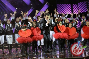 Улуғбек Раҳматуллаевнинг яккахон концерт дастуридан фоторепортаж