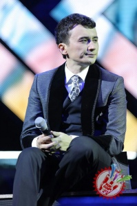 Улуғбек Раҳматуллаевнинг яккахон концерт дастуридан фоторепортаж