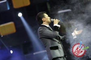 Улуғбек Раҳматуллаевнинг яккахон концерт дастуридан фоторепортаж