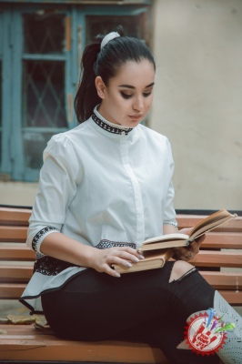 Хонанда Ҳадича янги фотосессиясини тақдим қилди