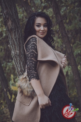 Хонанда Ҳадича янги фотосессиясини тақдим қилди