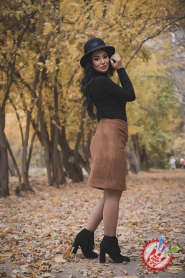 Хонанда Ҳадича янги фотосессиясини тақдим қилди