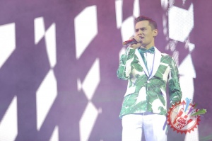 Жасур Умировнинг концерт дастуридан фоторепортаж