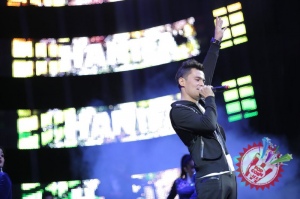 Жасур Умировнинг концерт дастуридан фоторепортаж