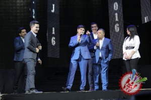 Жасур Умировнинг концерт дастуридан фоторепортаж