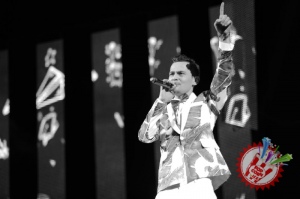 Жасур Умировнинг концерт дастуридан фоторепортаж