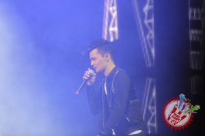 Жасур Умировнинг концерт дастуридан фоторепортаж