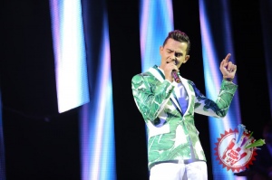 Жасур Умировнинг концерт дастуридан фоторепортаж