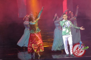 Жасур Умировнинг концерт дастуридан фоторепортаж